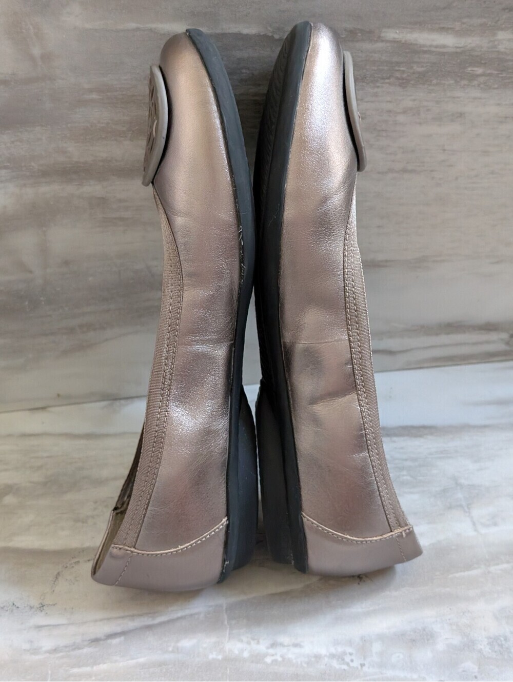 Clarks Women's Pewter Leather Ballet Flats Size 7